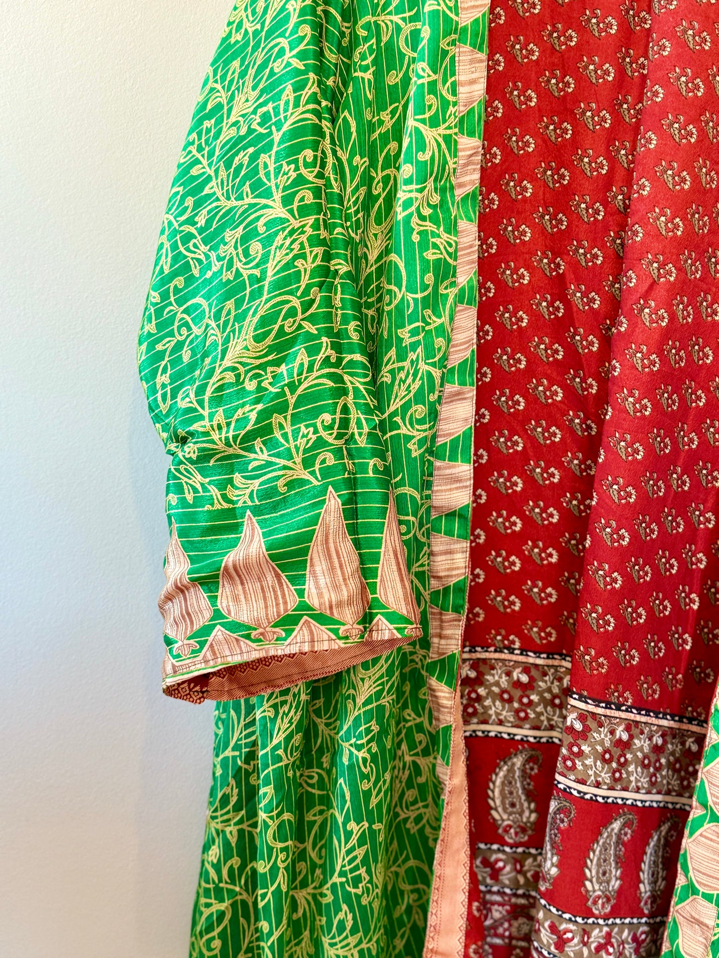 Green reversible kimono sleeve
