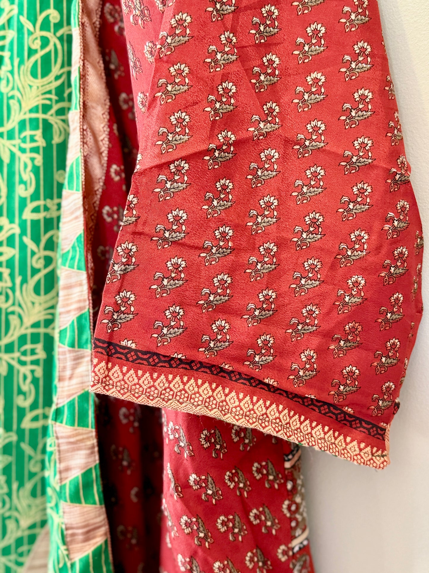 Red reversible kimono sleeve