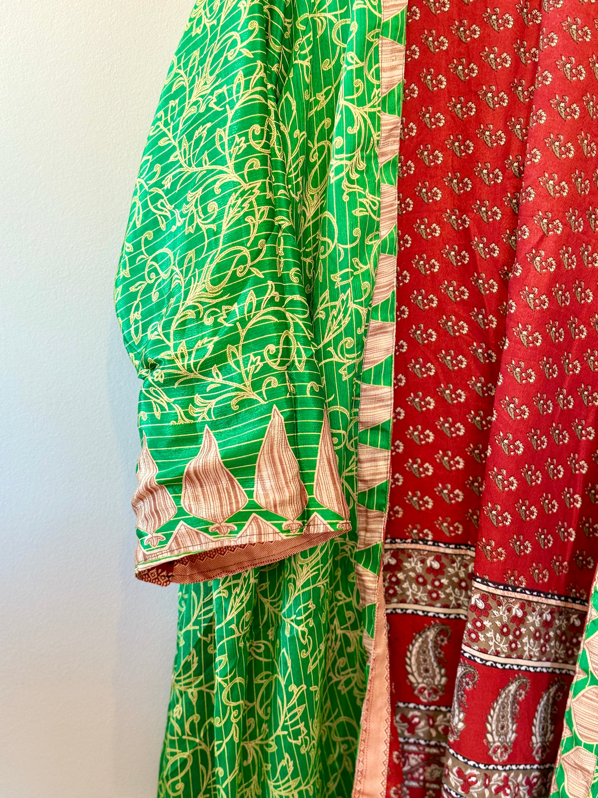 Green reversible kimono sleeve