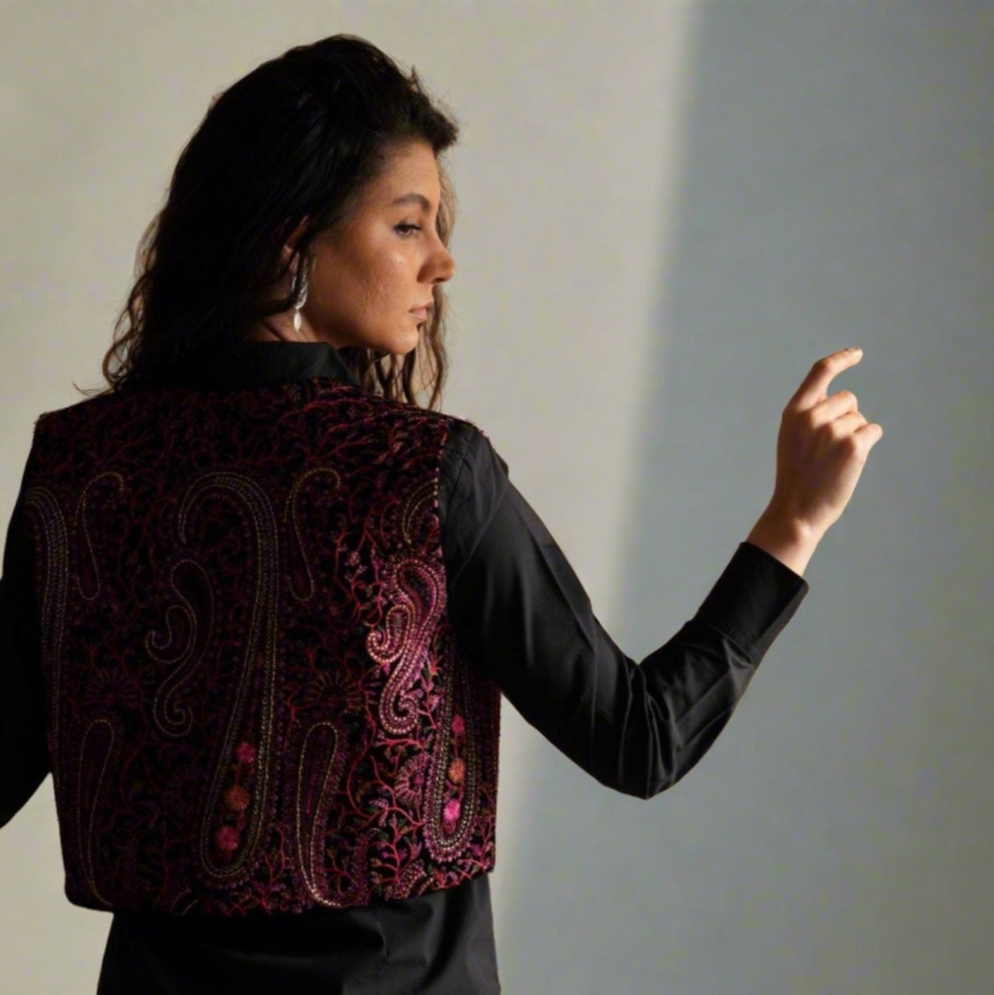 Mahnoor Vest with detailed embroidery, showcasing Eastern craftsmanship for a sophisticated and refined look